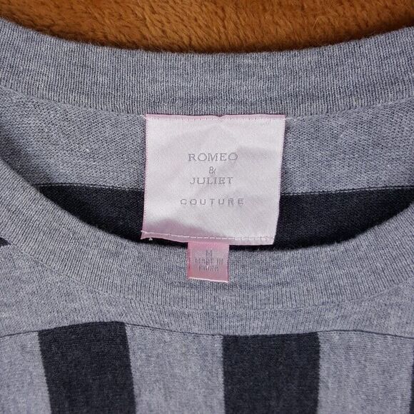 ROMEO & JULIET Womens Sweater Medium Gray Striped Pullover Tunic Belted Flutter - Picture 2 of 11